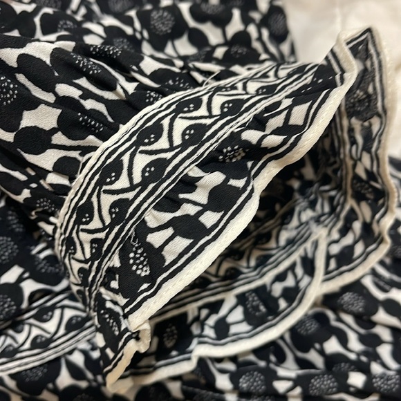 🌼 MAX STUDIO London - Maxi Dress Open/Button Down Scallop Sleeves and Collar - Picture 4 of 8